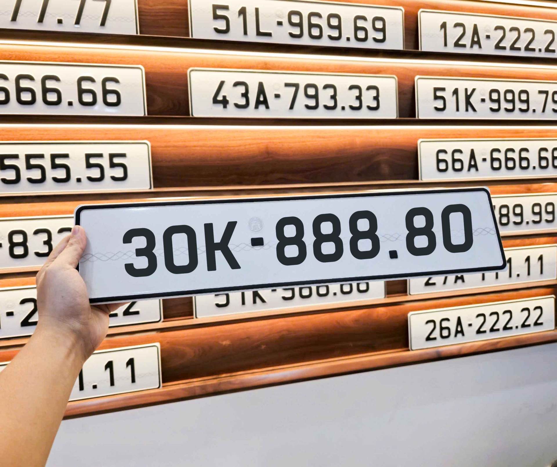 Biển số 30K - 888.80 (Giá 250 triệu)