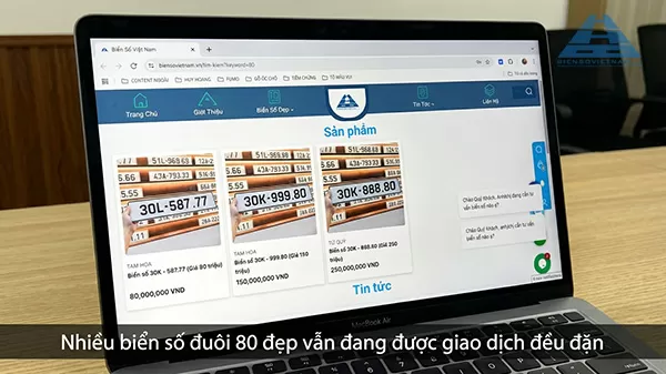 2 biển số xe đẹp đu&ocirc;i 80 được săn đ&oacute;n
