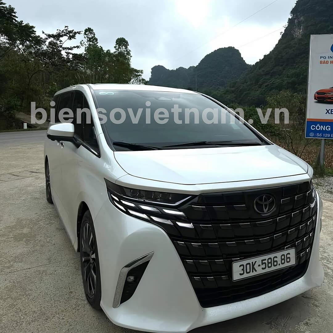 Biển số 30K-58686 đã được trao tay đến khách hàng