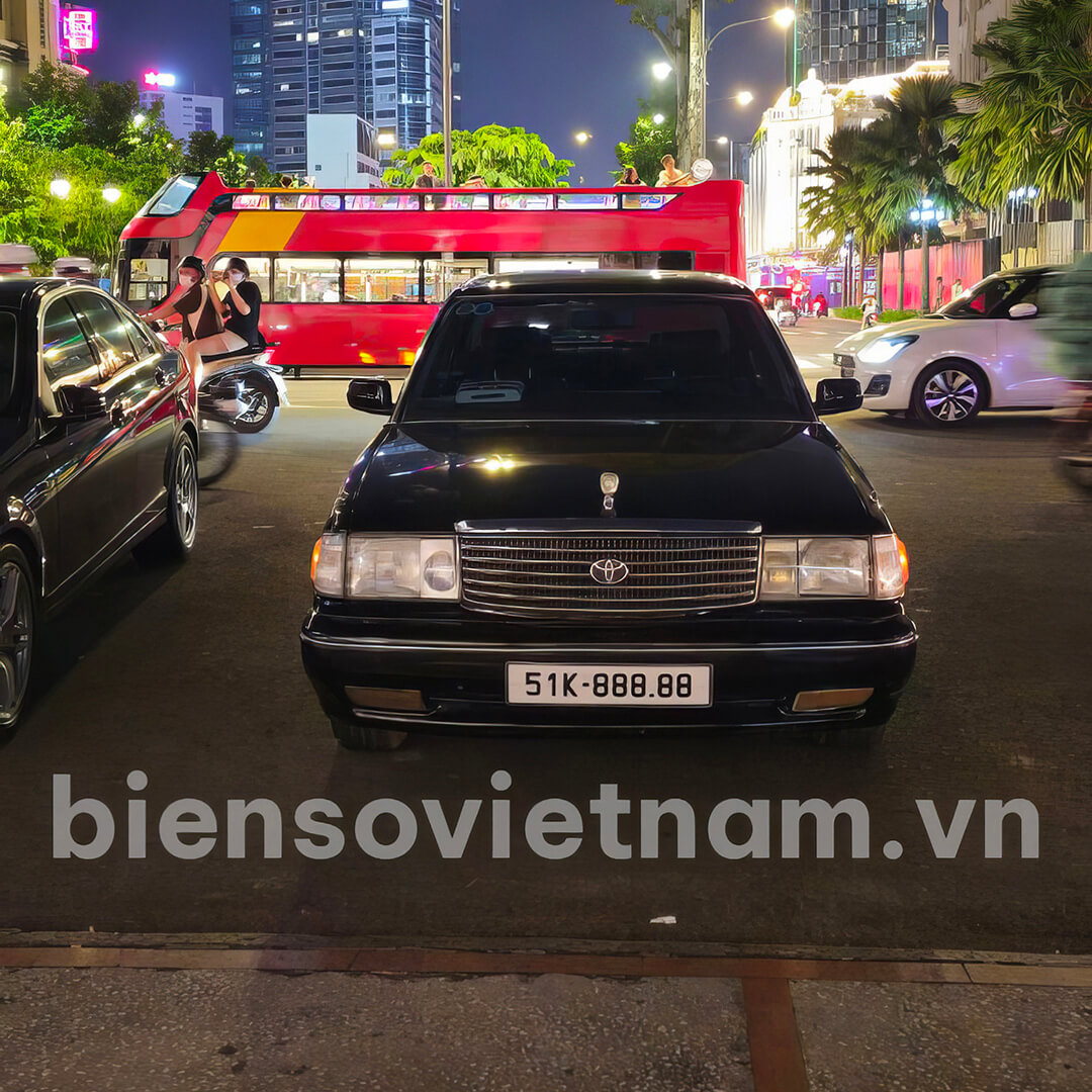 bi-n-s-51k-88888-c-trao-tay-n-kh-ch-h-ng